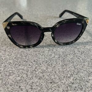 Quay Australia Black and Gray Sunglasses with Modern Geometric Design